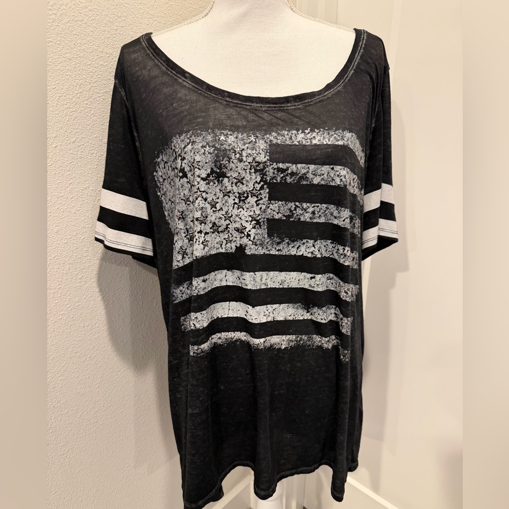 Lane Bryant Black and White Short Sleeve Tee